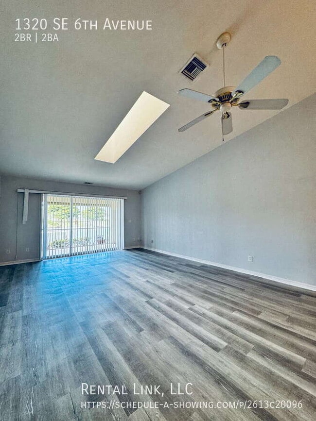 Building Photo - 1320 SE 6th Ave