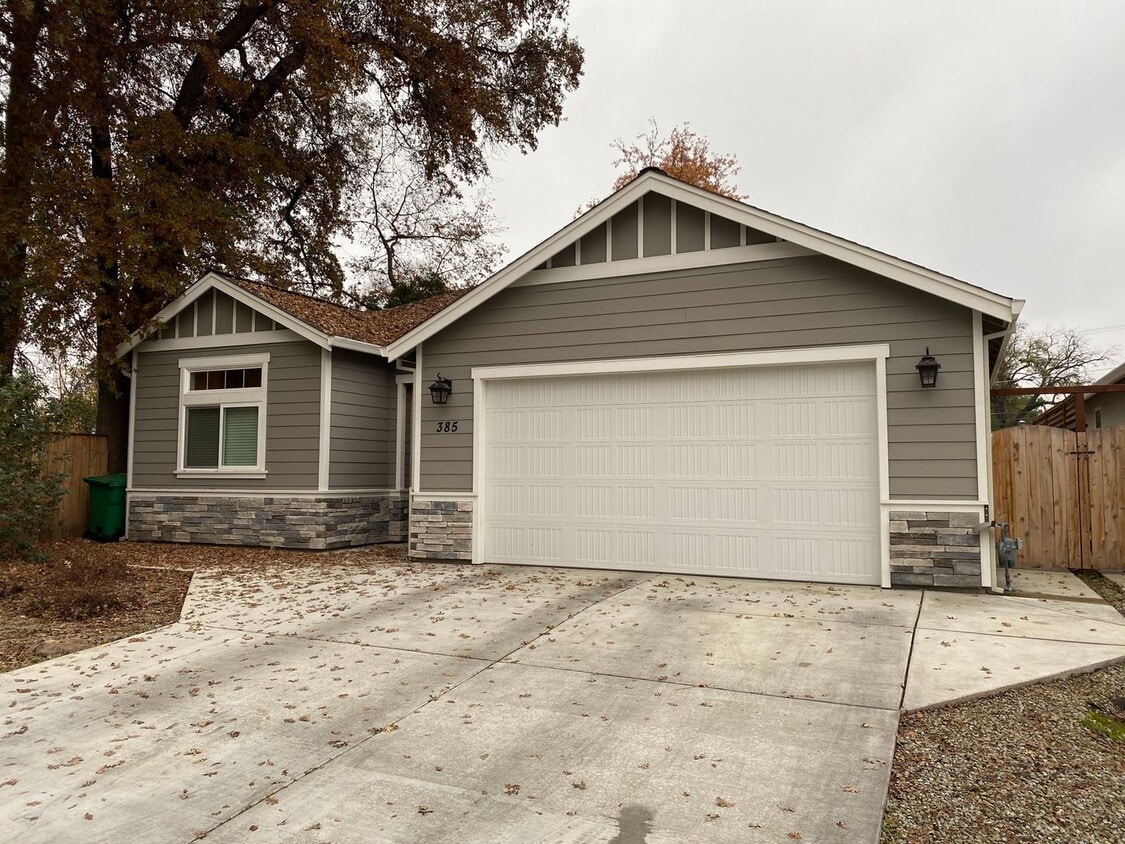 Foto principal - Beautiful Newly built home