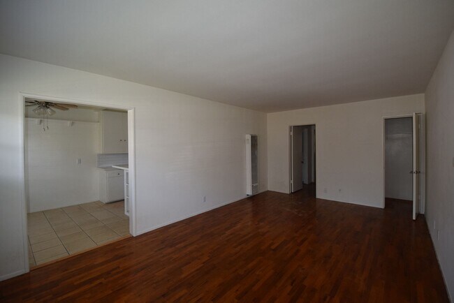 Foto del edificio - 5220 Radford Ave