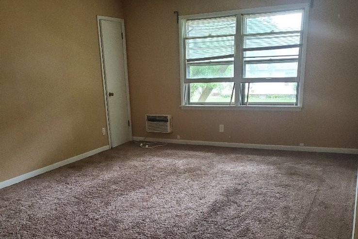 Foto principal - 925 Simon Ave