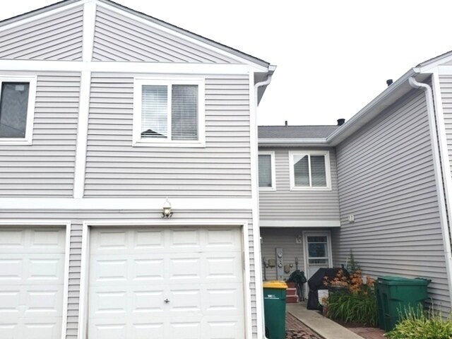 Primary Photo - 347 Meadow Green Ln