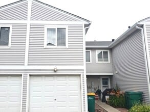 Building Photo - 347 Meadow Green Ln