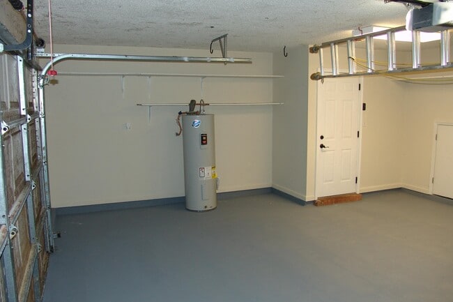 Building Photo - 1208 Pheasant Run Dr