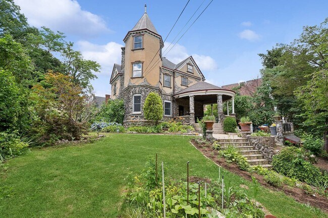 Building Photo - 161 Park Hill Ave