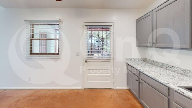Foto del edificio - 421 W 18th St