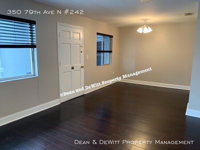 Foto del edificio - 350 79th Ave N