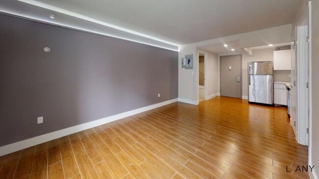 Building Photo - 2 bedroom in BRONX NY 10458