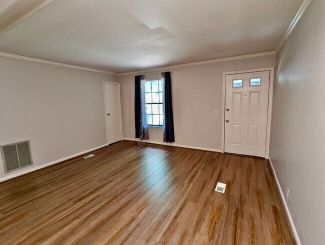 Foto del edificio - 895 Westland Dr SW