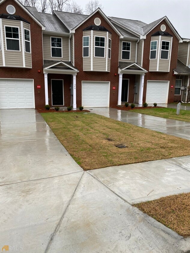 Primary Photo - 538 Maggie Ln