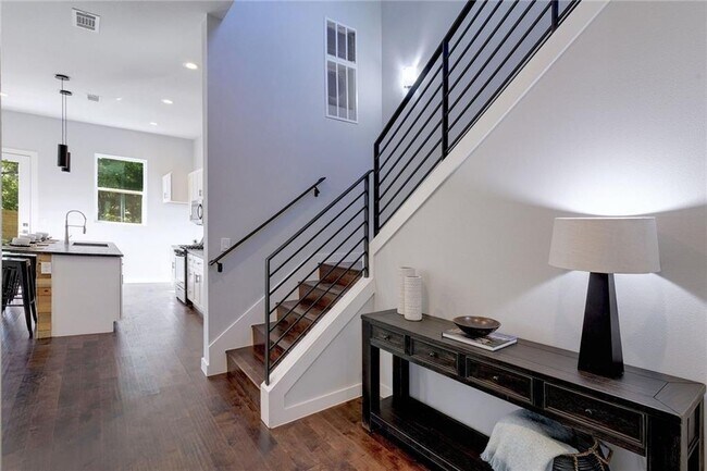 Foto del edificio - 6405 Chesterfield Ave