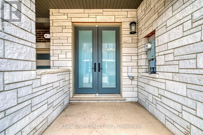 Photo du bâtiment - 3326 Azam Wy