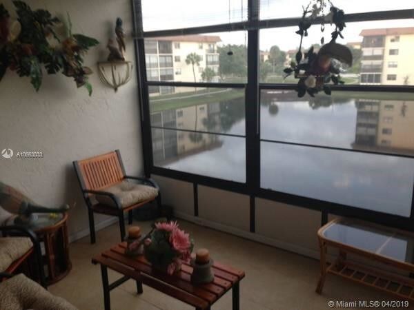 Building Photo - 4970 E Sabal Palm Blvd