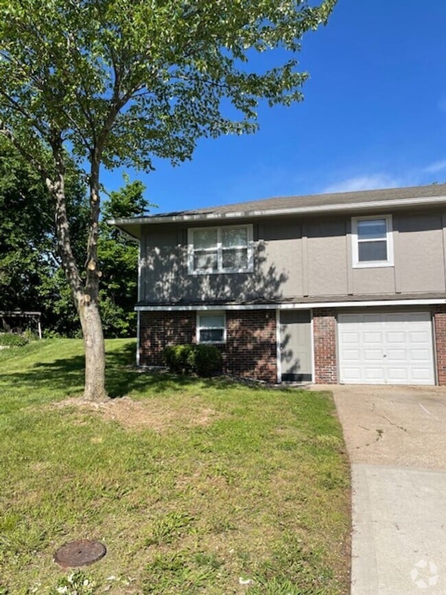 Building Photo - 409 NE Westwind Dr