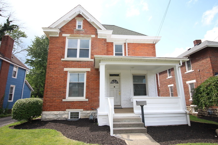 Primary Photo - 3847 Broadway