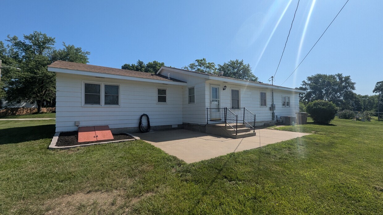 Foto principal - 2221 Millwood Dr