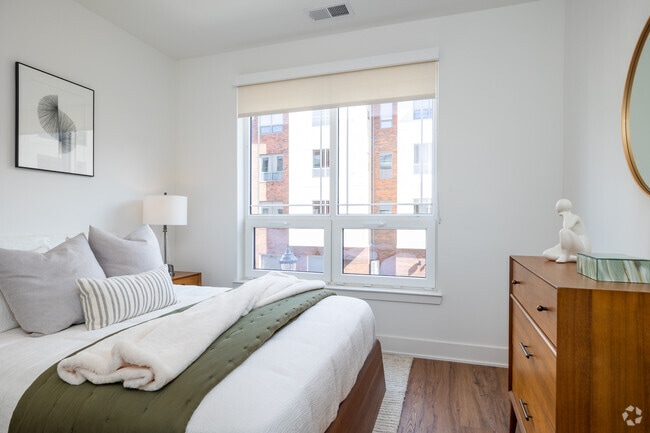 2BR, 2BA - The Nell