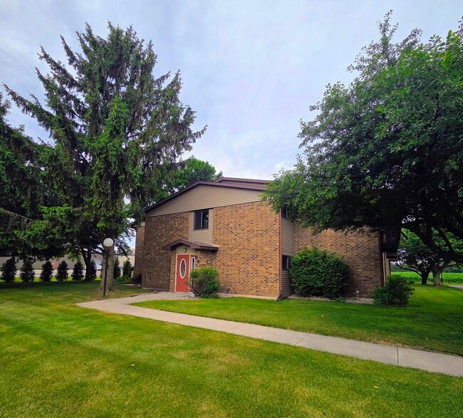 Entrance - Country Village Apartments