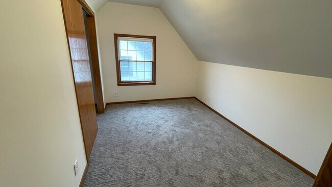 BR1 - 1522 Fremont Ave N