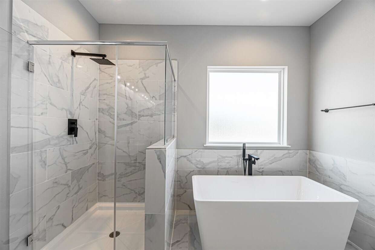 Foto principal - 8475 Berry Brush Ln