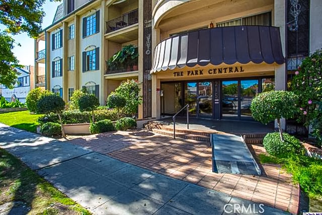 Building Photo - 215 N Kenwood St