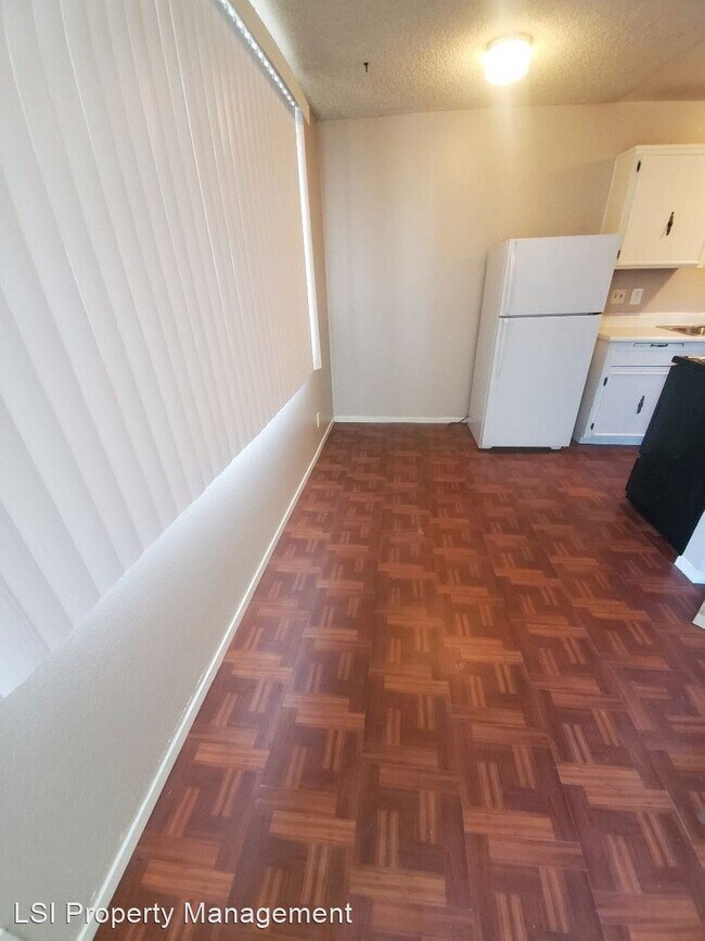 Foto del edificio - 1541 E Harmon Ave