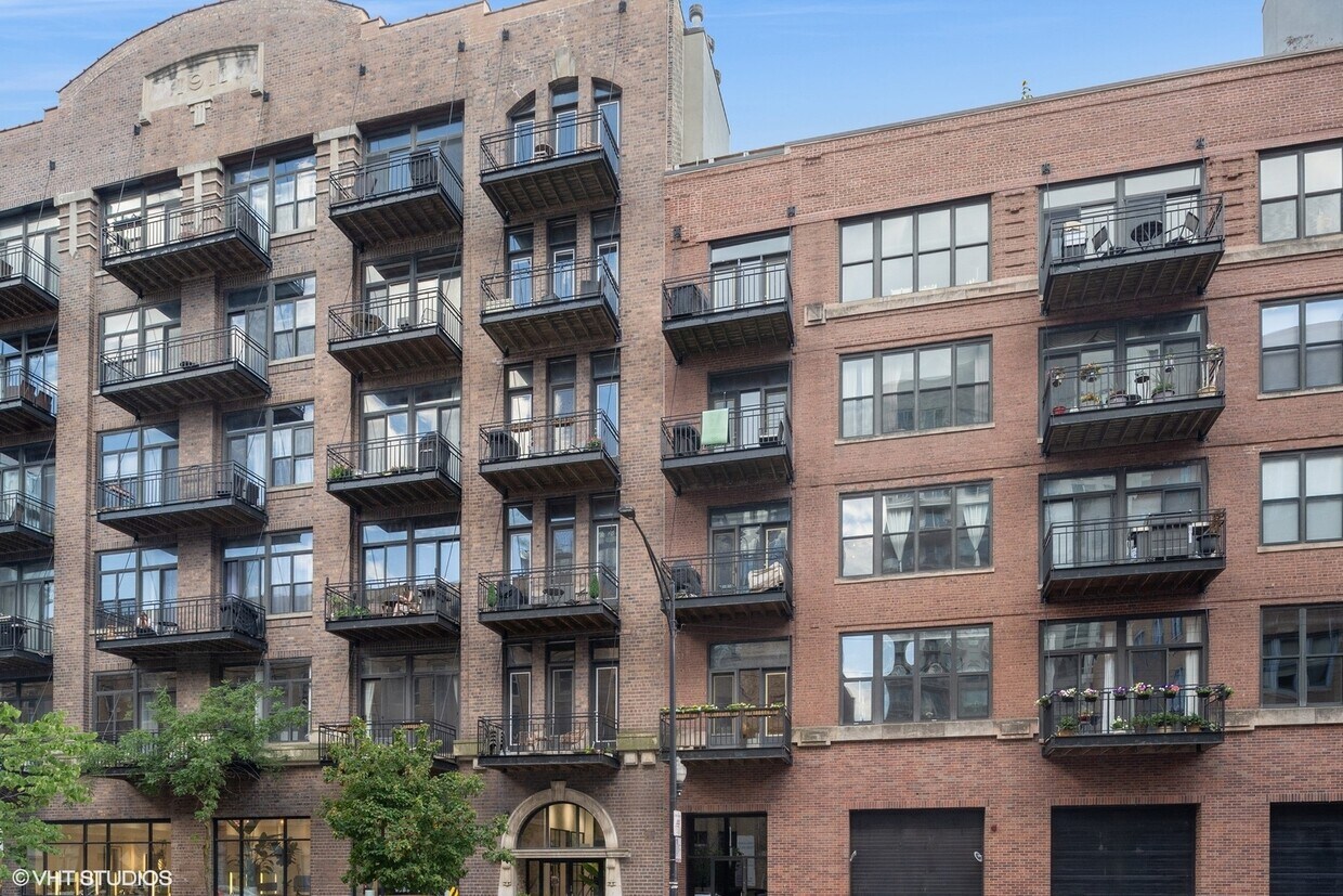 Foto principal - 375 W Erie St