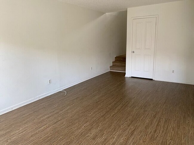 Foto del edificio - Location! ready to move in town home