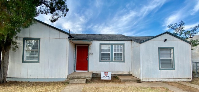 Building Photo - 2521 1st Pl