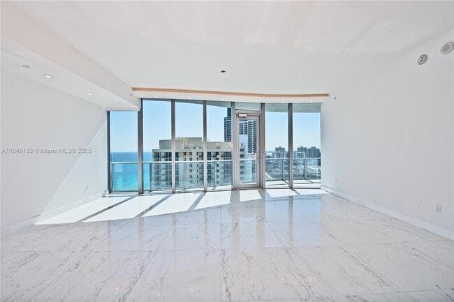 Building Photo - 17475 Collins Ave