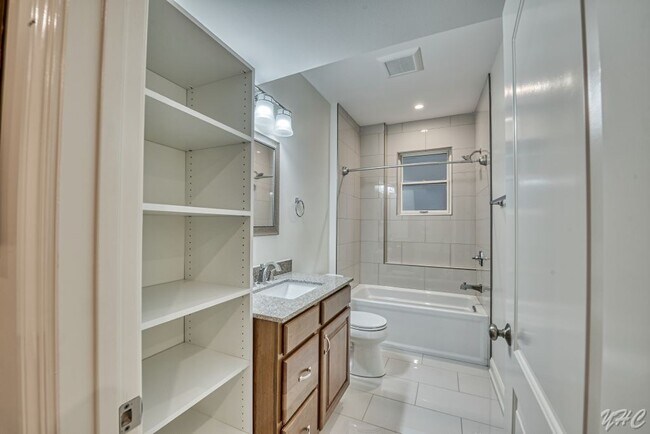 Hallway Bathroom - 2705 W Ardmore Ave