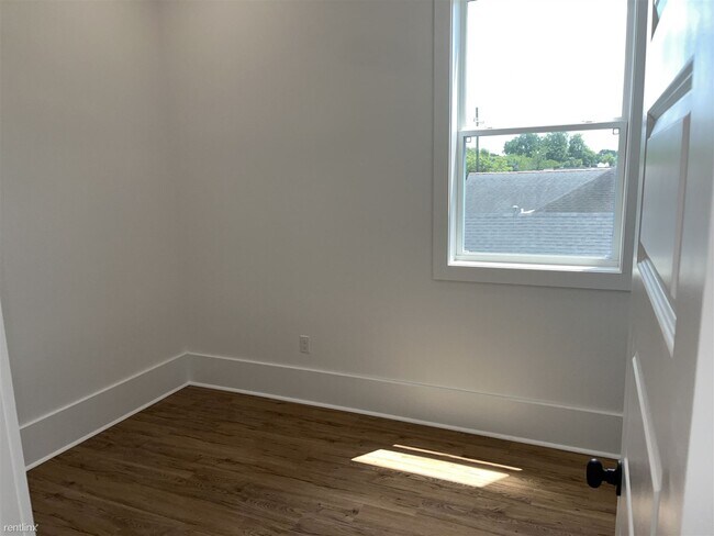 Building Photo - 2 br, 1.5 bath Duplex - 1662 North Tonti S...