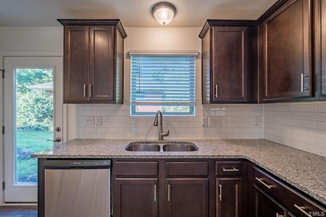 Building Photo - 524 Hobkirks Pl