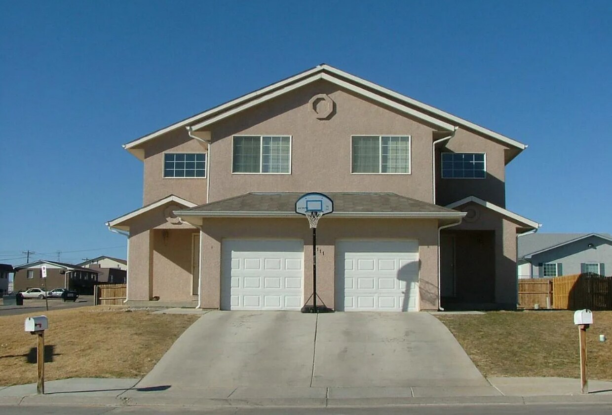 Primary Photo - 2111 Northmoor Terrace