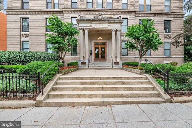 Building Photo - 1830 17th St NW