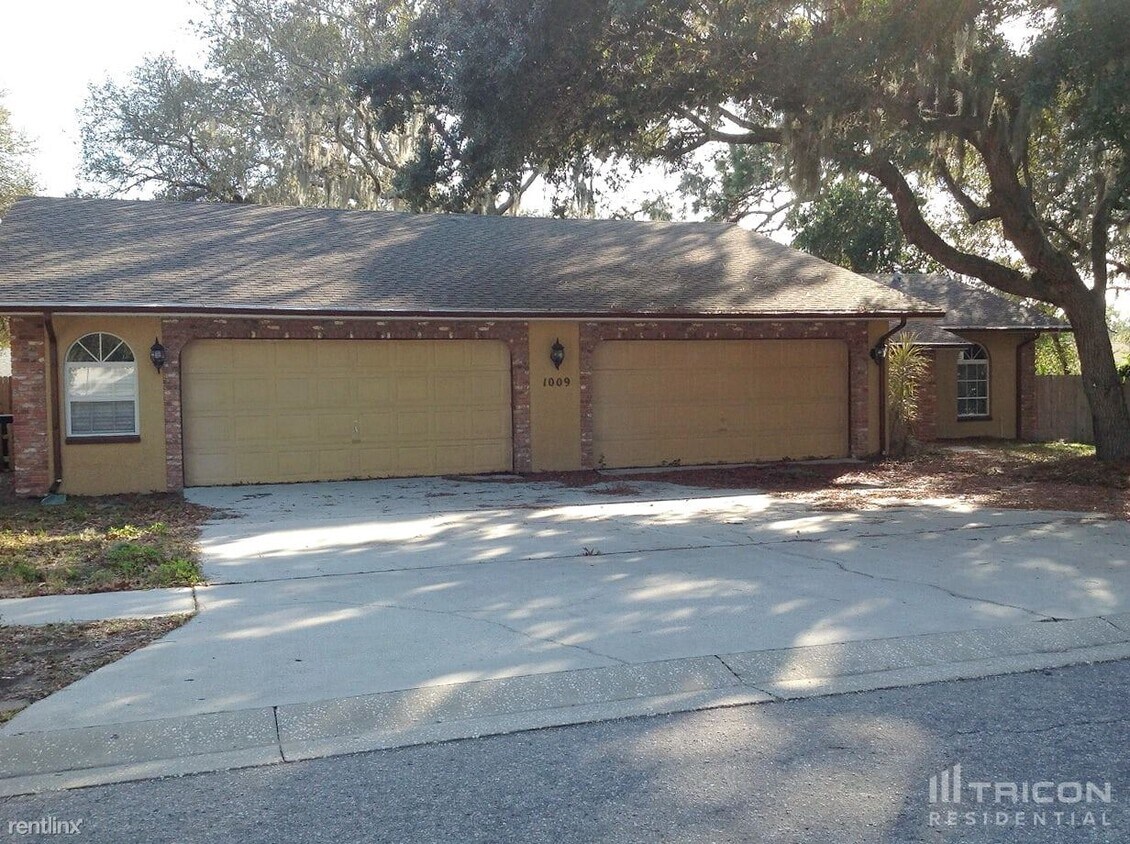 Primary Photo - 1009 Jamaica Way