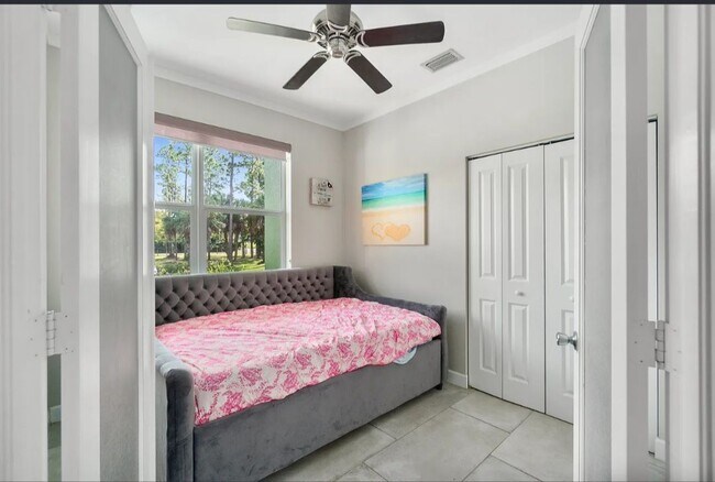 Foto del edificio - 271 12th Ave NE