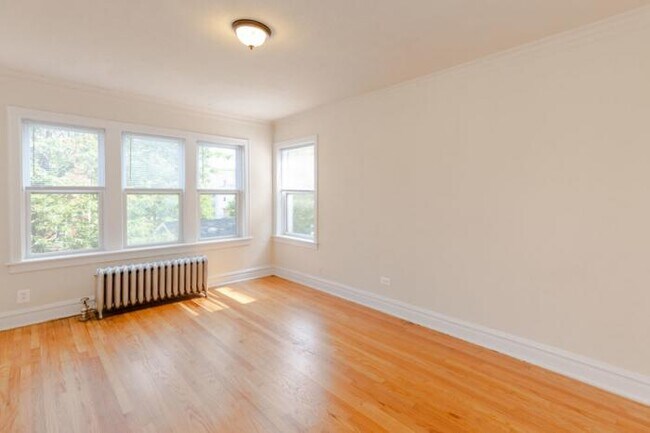 Building Photo - 2 bedroom in Chicago IL 60647
