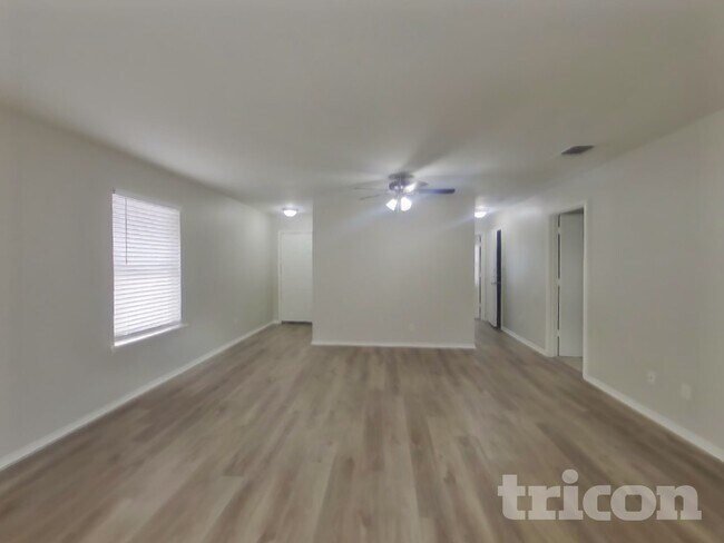 Foto del edificio - 2726 Candle Ridge Dr