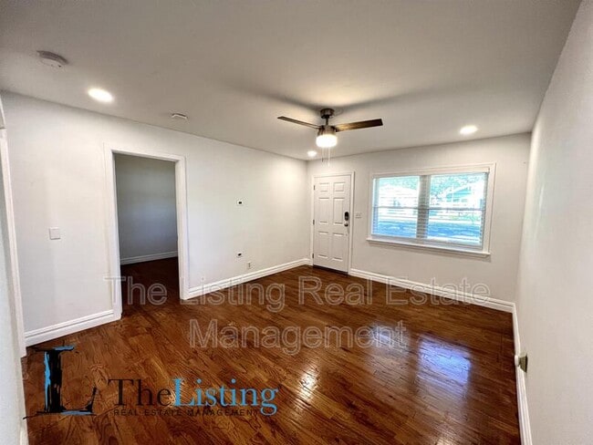 Foto del edificio - 5905 N Tampa St