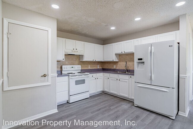 Building Photo - 3 br, 2 bath House - 748 Mink Ct