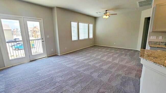 Building Photo - UPGRADED 2 BEDROOM TOWNHOME IN GATED COMMU...