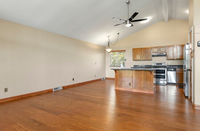 Building Photo - 2317 N Oakmont Dr
