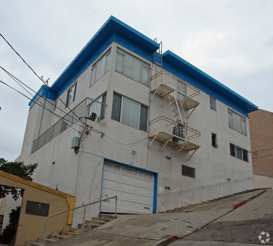Foto del edificio - 685 48th Ave