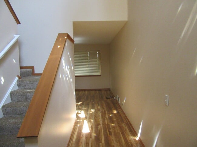 Building Photo - 1294 Timberline Dr