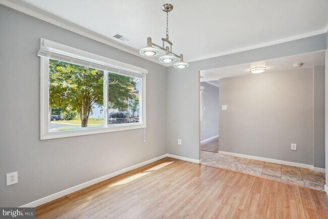 Building Photo - 1009 Saber Ln