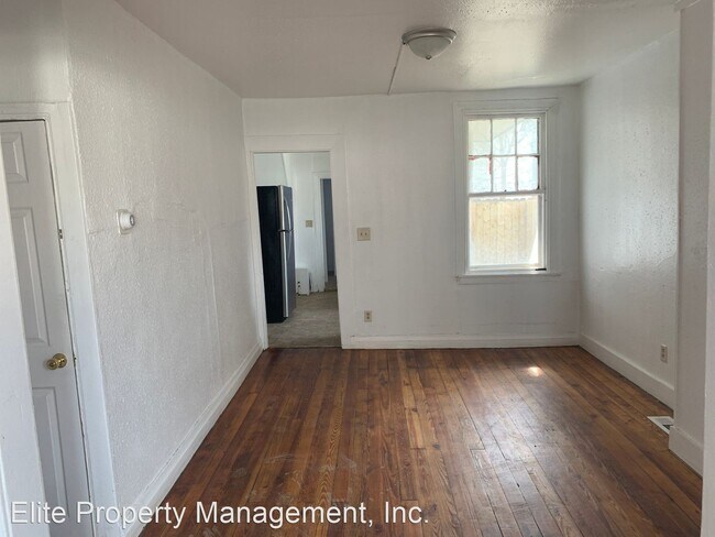 Building Photo - 4 br, 1 bath House - 208 Liberty Ct.