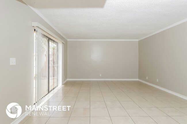 Foto del edificio - 4011 Palm Bay Cir