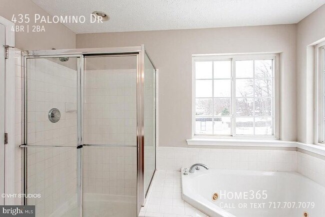 Building Photo - 4-bedroom house in York, PA!