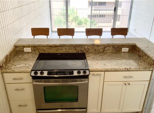 Foto del edificio - 68-55 Akule St