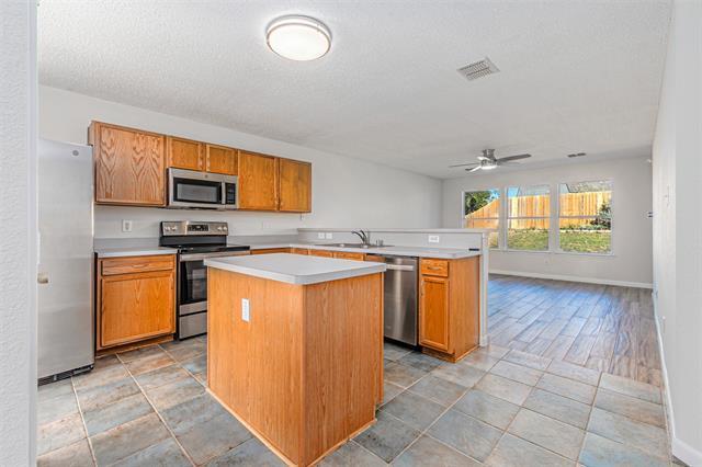 Building Photo - 1013 Post Oak Trail